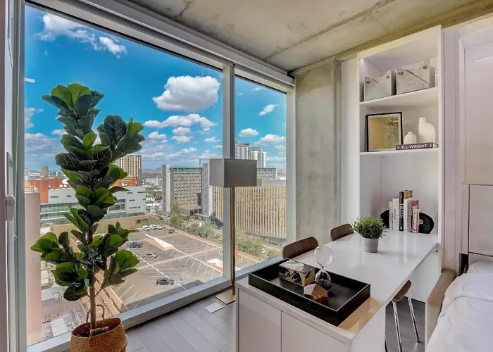 Boulevard Highrise Stu Sky Pool Gym 42