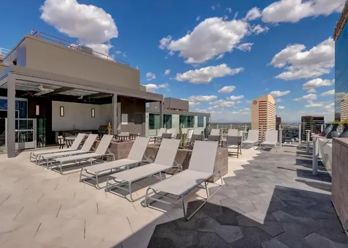 Apartment Boulevard Highrise Stu Sky Pool Gym 42 *