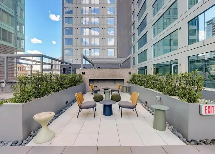 Apartment Boulevard Highrise Stu Sky Pool Gym 42